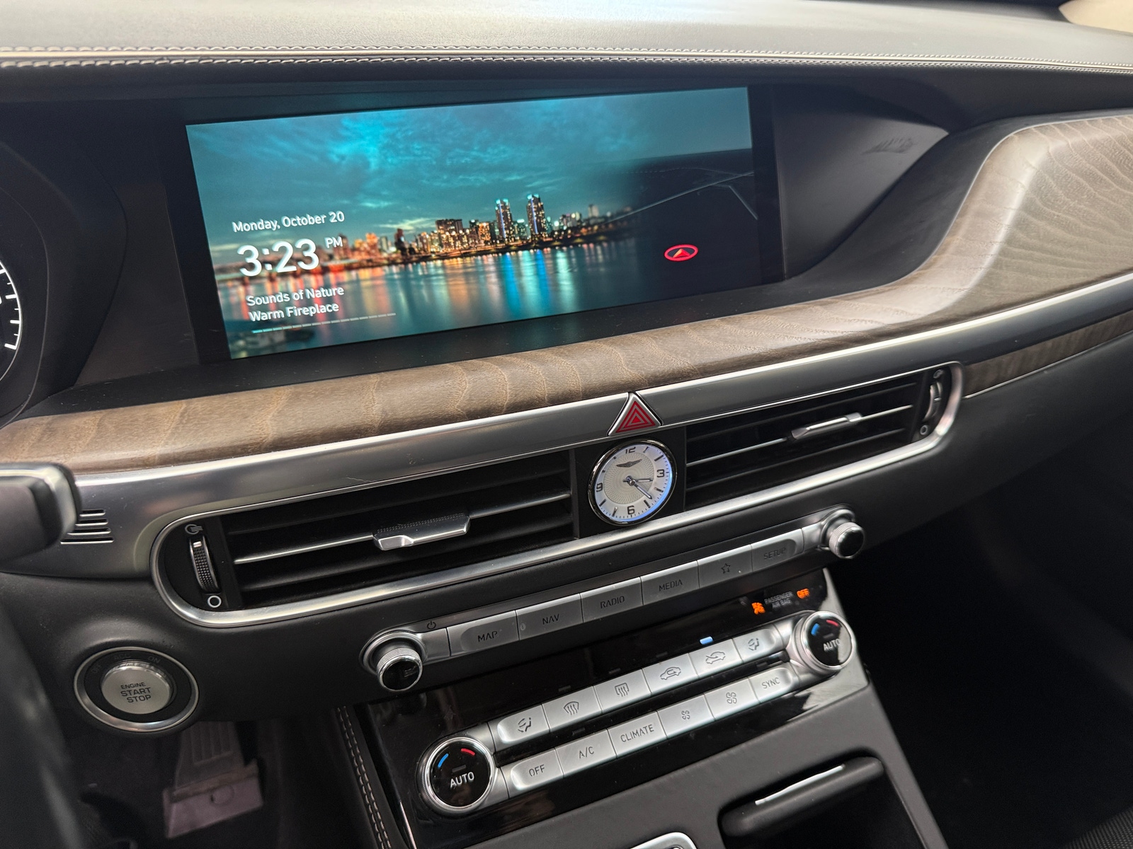 Thumbnail: 2022 Genesis G90 - 3