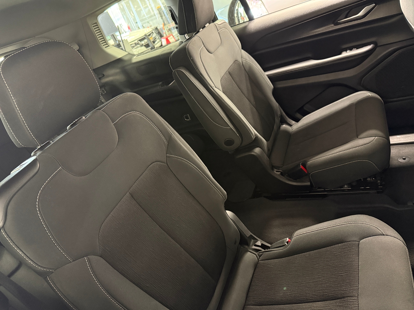 Thumbnail: 2023 Jeep Grand Cherokee L - 6