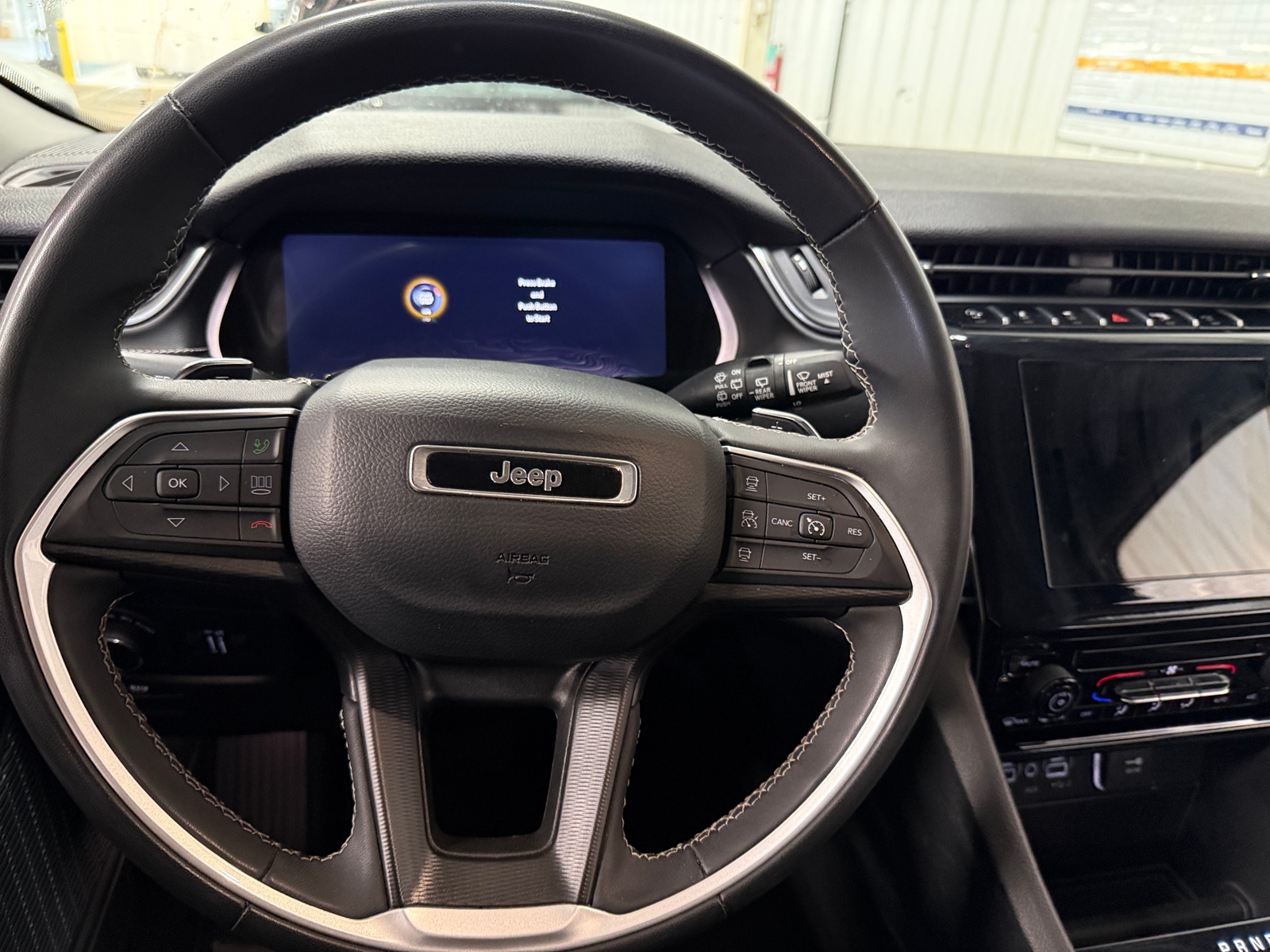 Thumbnail: 2023 Jeep Grand Cherokee L - 5