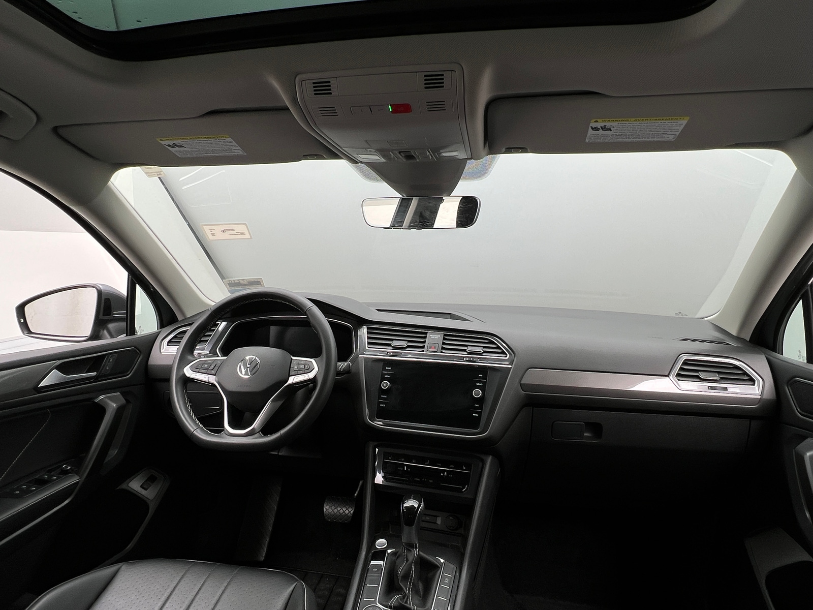 Thumbnail: 2022 Volkswagen Tiguan - 2