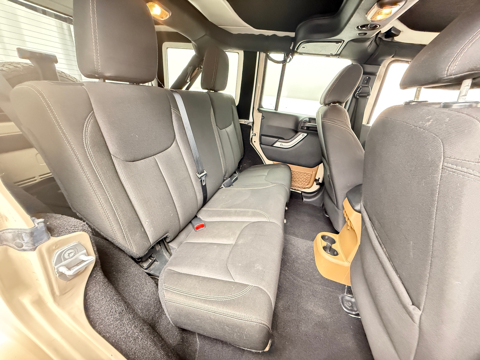 Thumbnail: 2016 Jeep Wrangler - 6