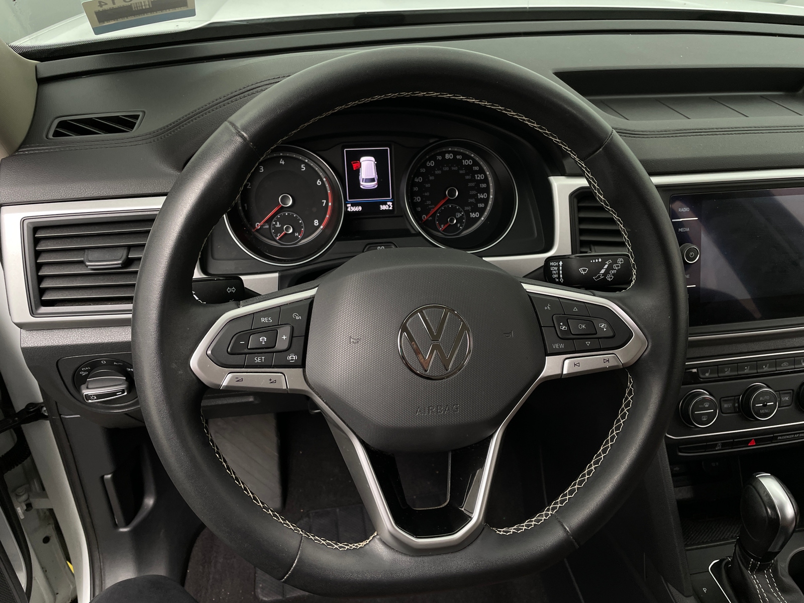Thumbnail: 2021 Volkswagen Atlas - 4
