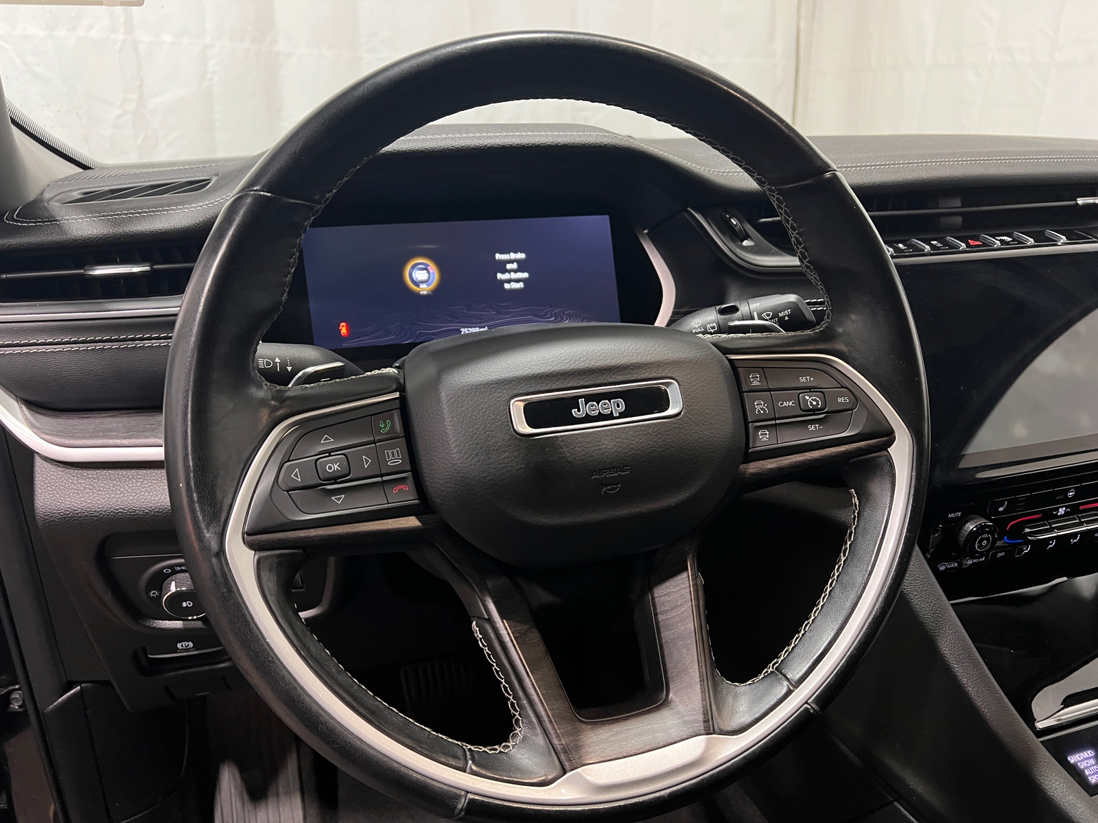 Thumbnail: 2021 Jeep Grand Cherokee L - 4