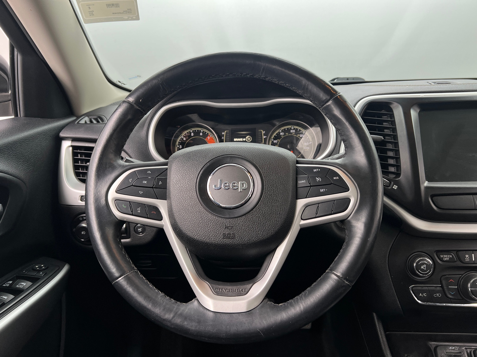 Thumbnail: 2018 Jeep Cherokee - 5