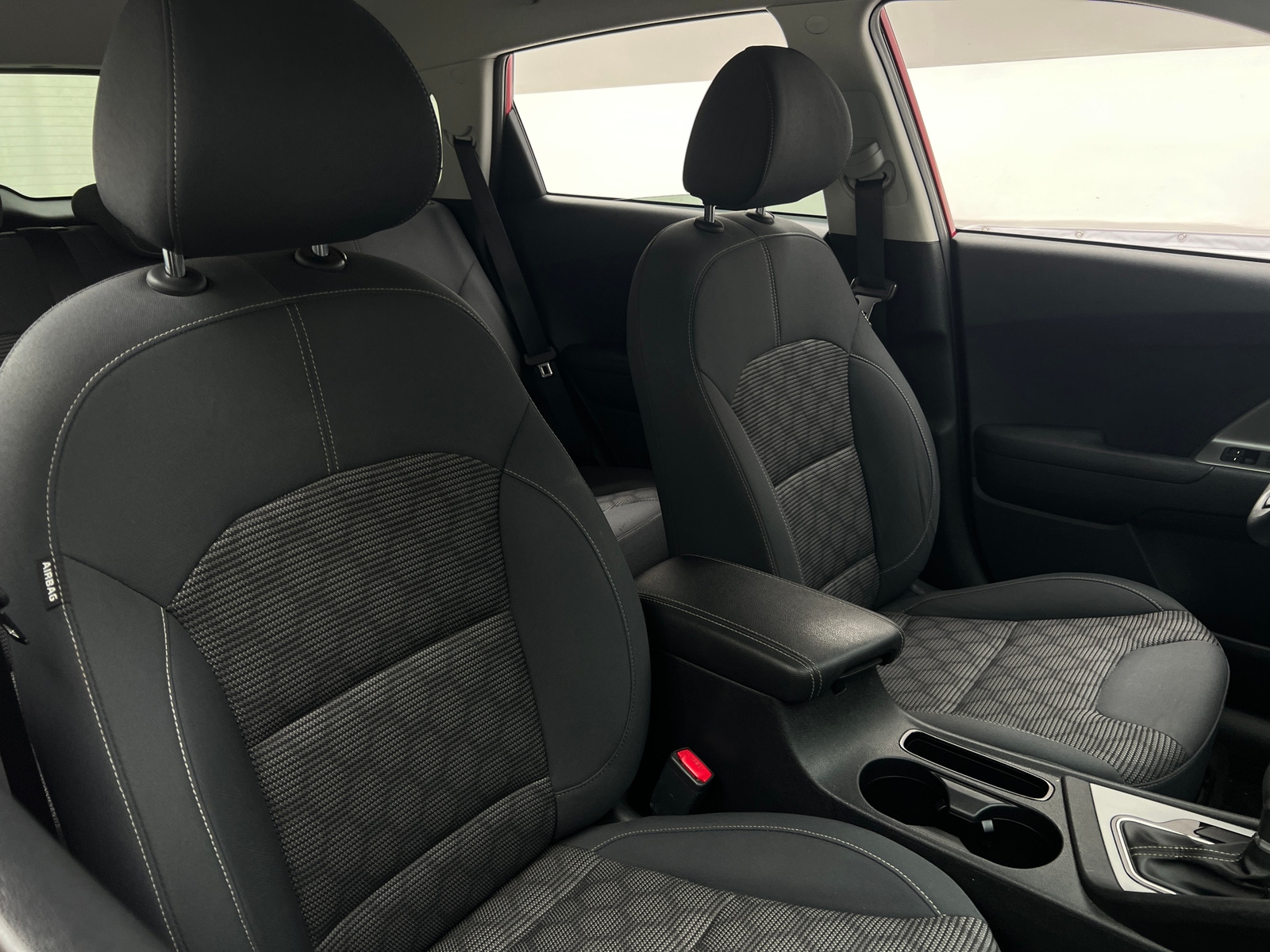 Thumbnail: 2018 Kia Niro - 2