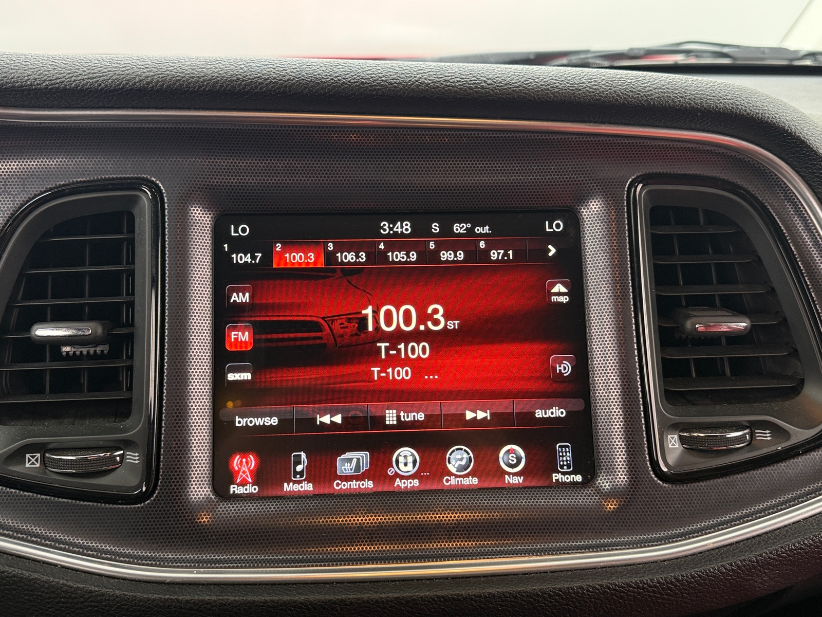 Thumbnail: 2016 Dodge Challenger - 2