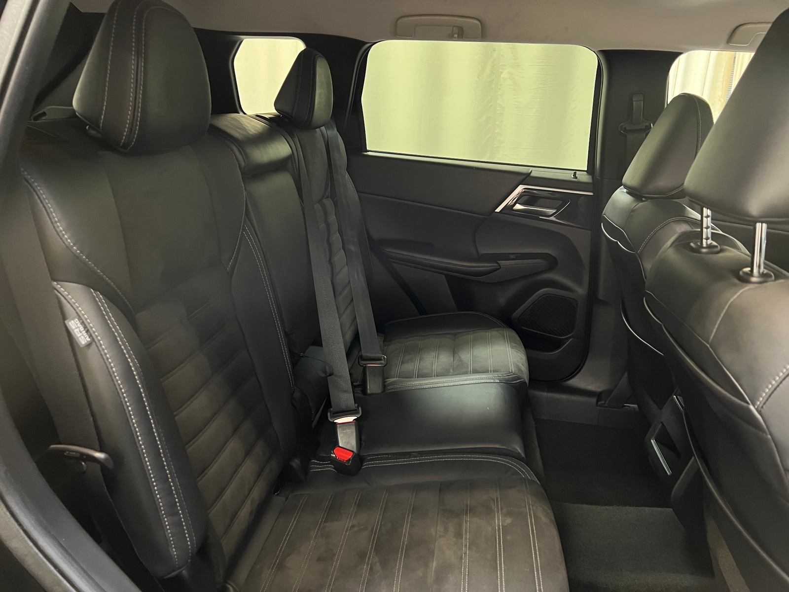 Thumbnail: 2022 Mitsubishi Outlander - 5