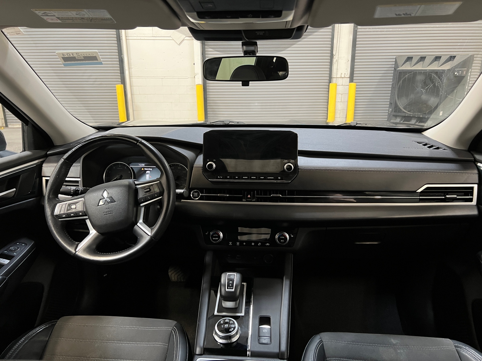 Thumbnail: 2022 Mitsubishi Outlander - 2