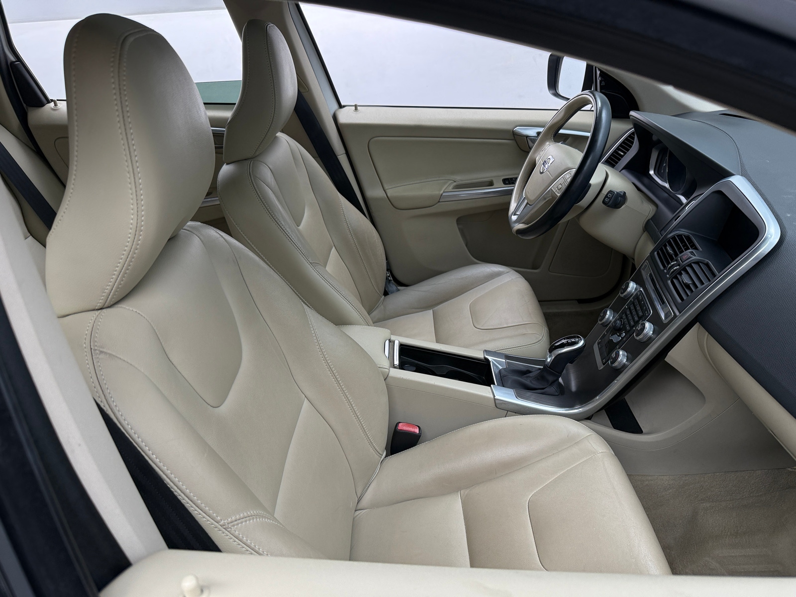 Thumbnail: 2015 Volvo XC60 - 2