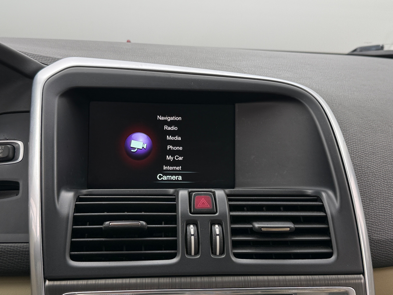 Thumbnail: 2015 Volvo XC60 - 4