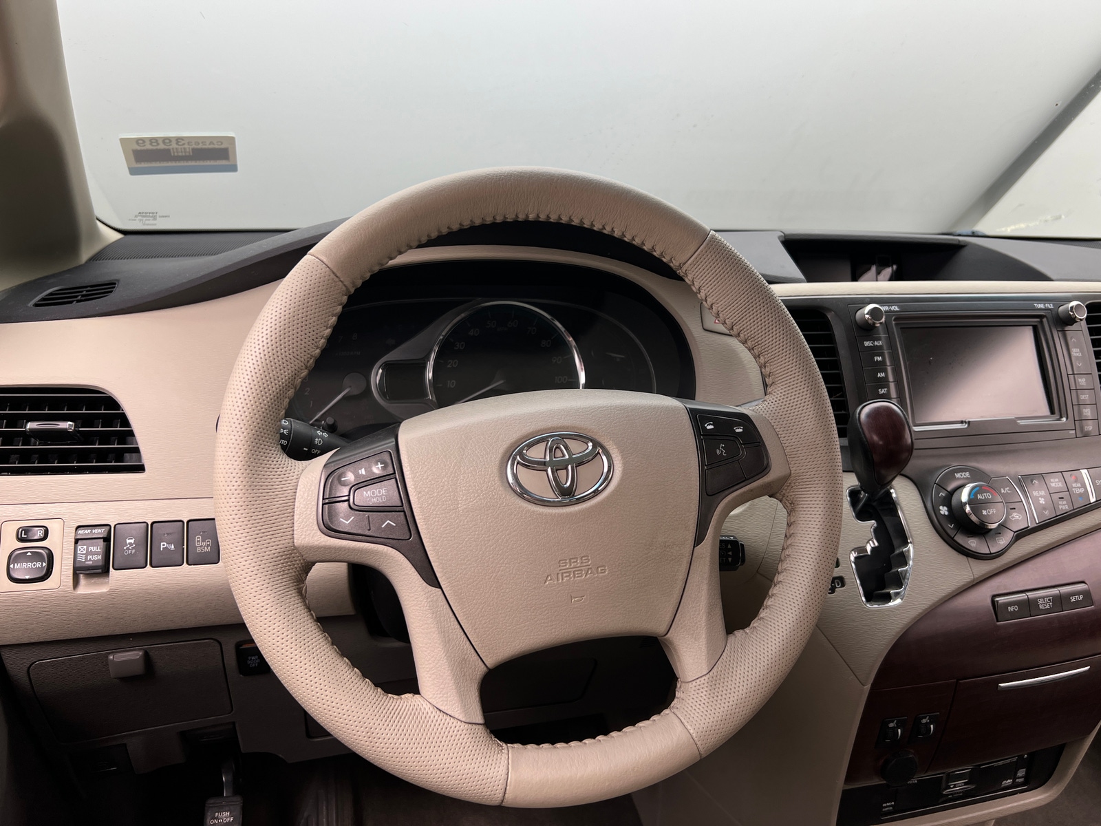 Thumbnail: 2014 Toyota Sienna - 4