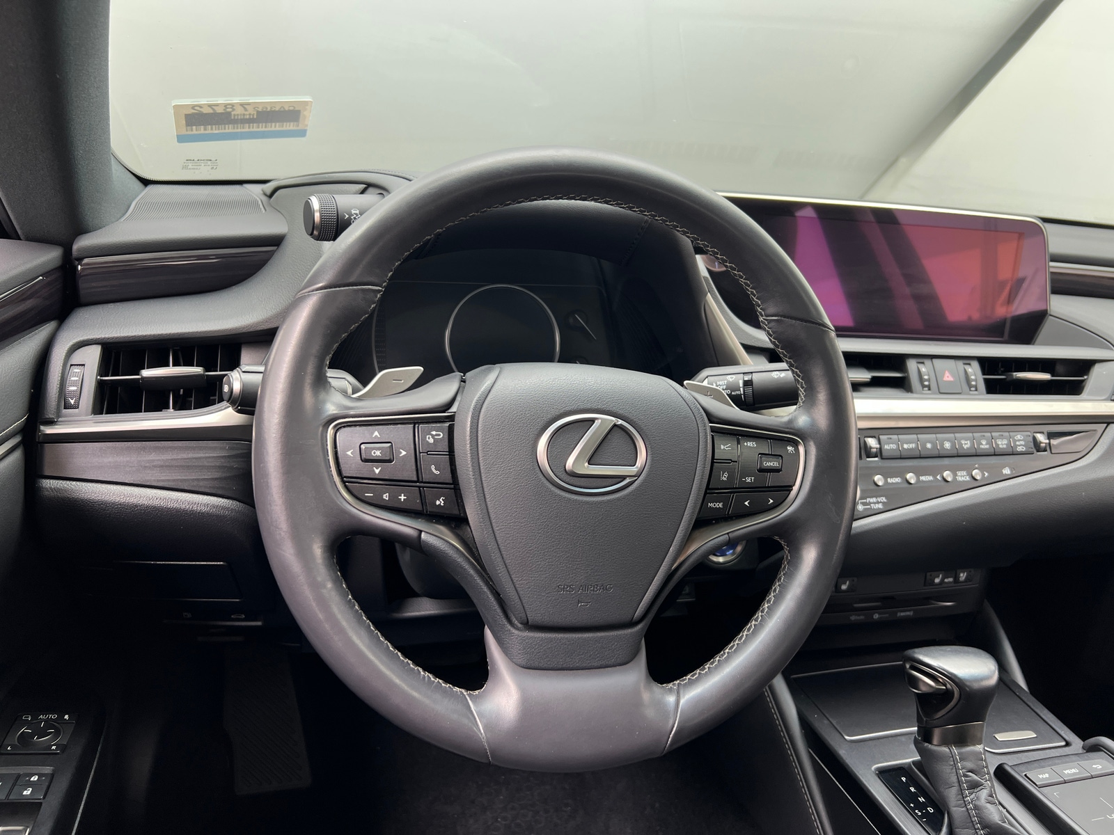 Thumbnail: 2021 Lexus ES - 4