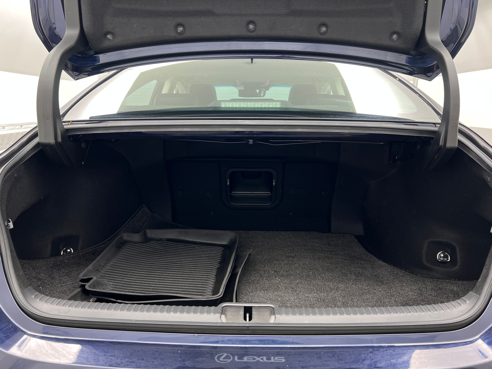 Thumbnail: 2021 Lexus ES - 6