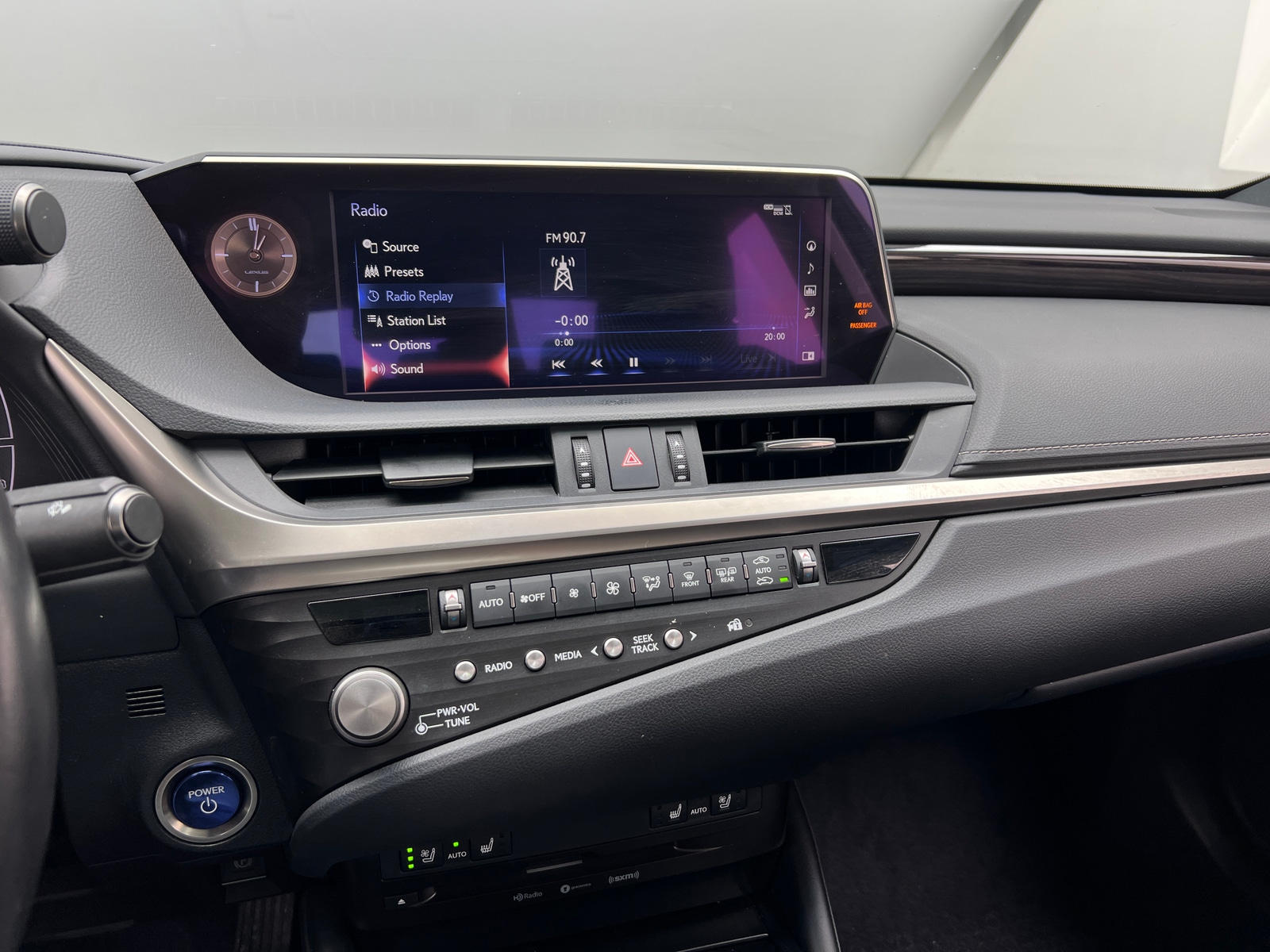 Thumbnail: 2021 Lexus ES - 3