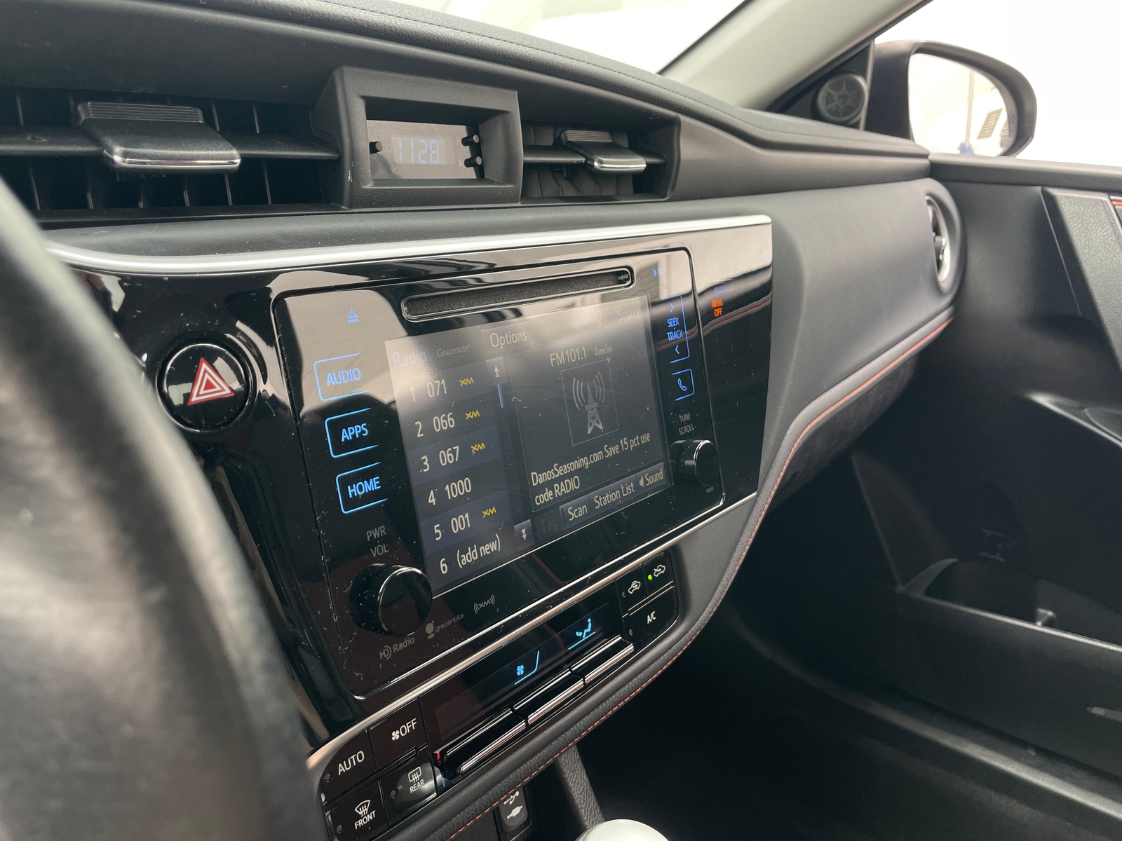 Thumbnail: 2018 Toyota Corolla - 4