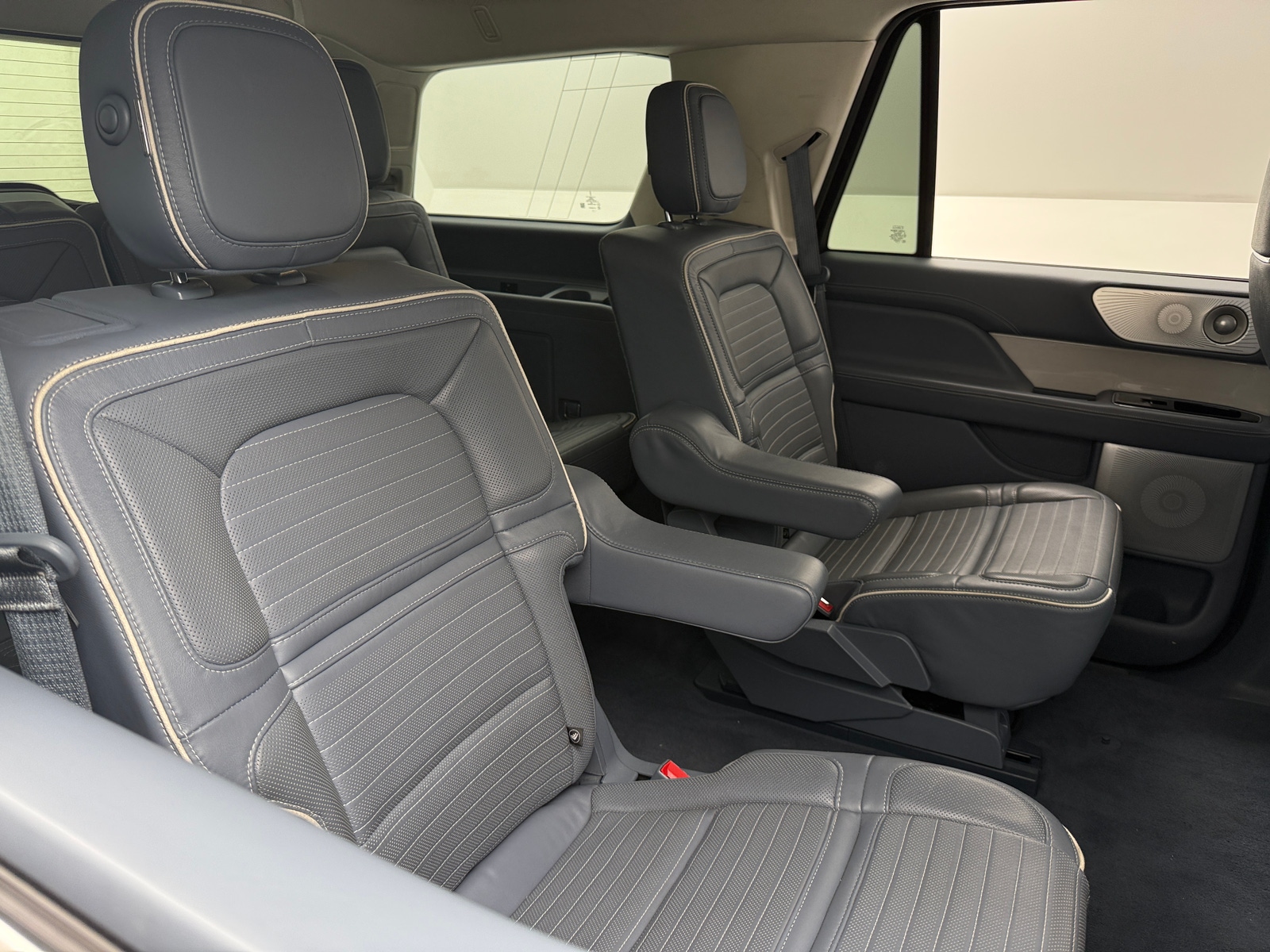 Thumbnail: 2018 Lincoln Navigator - 5