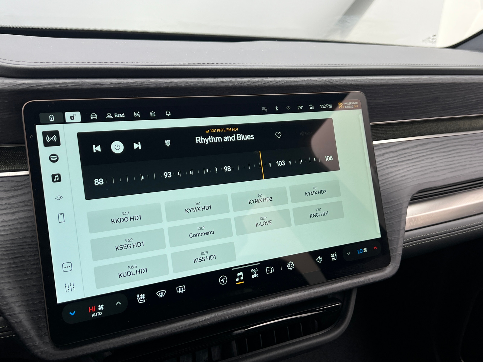 Thumbnail: 2025 Rivian R1T - 3