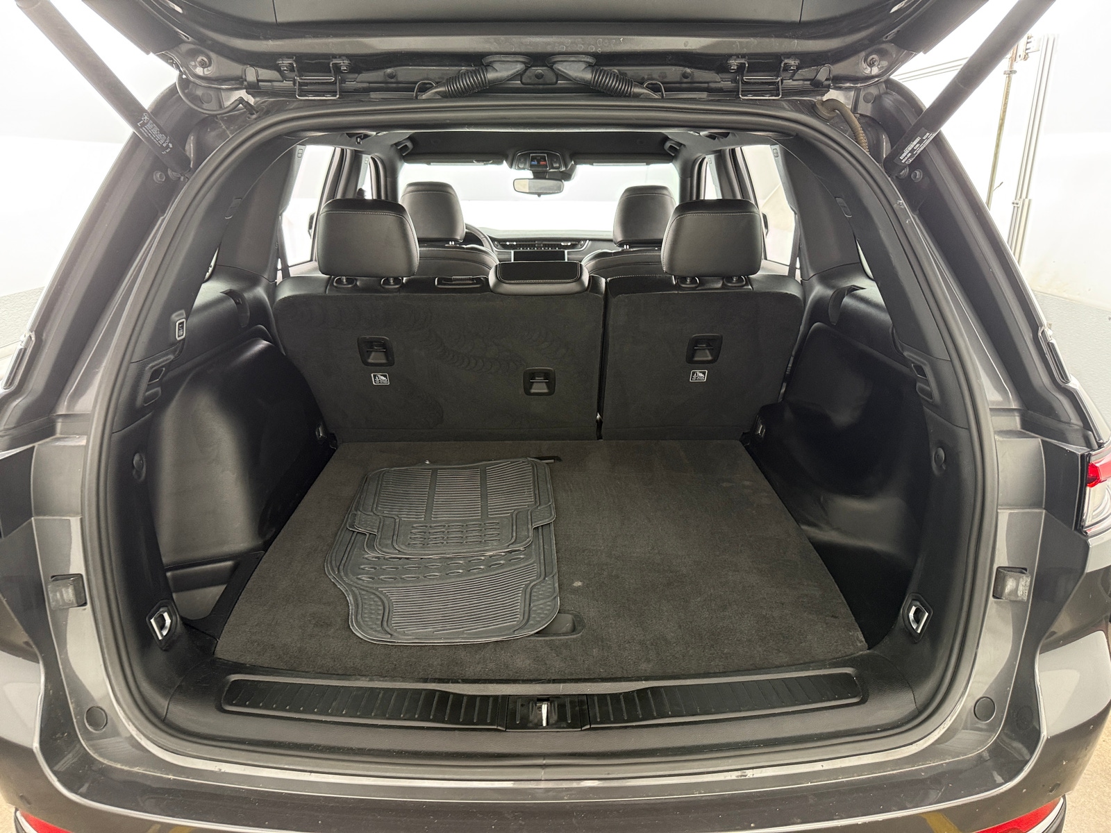 Thumbnail: 2024 Jeep Grand Cherokee - 6