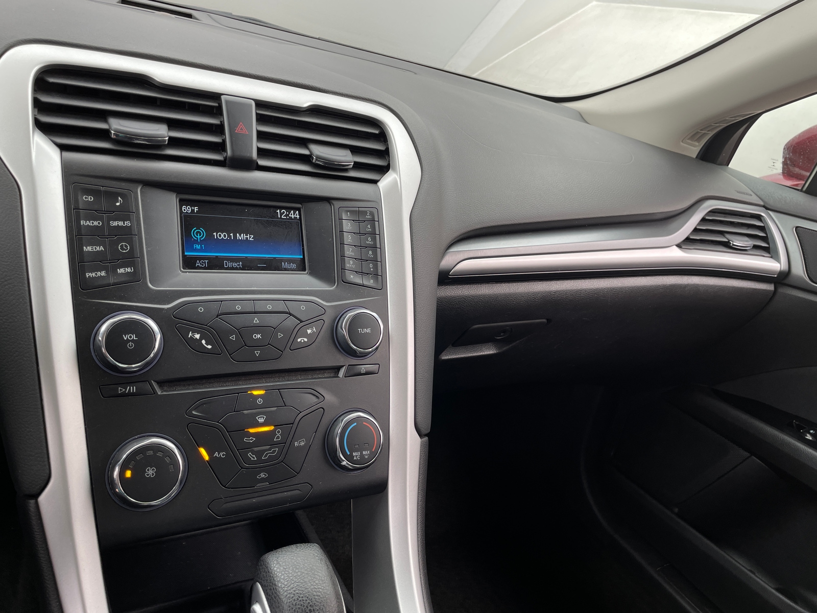 Thumbnail: 2015 Ford Fusion - 4