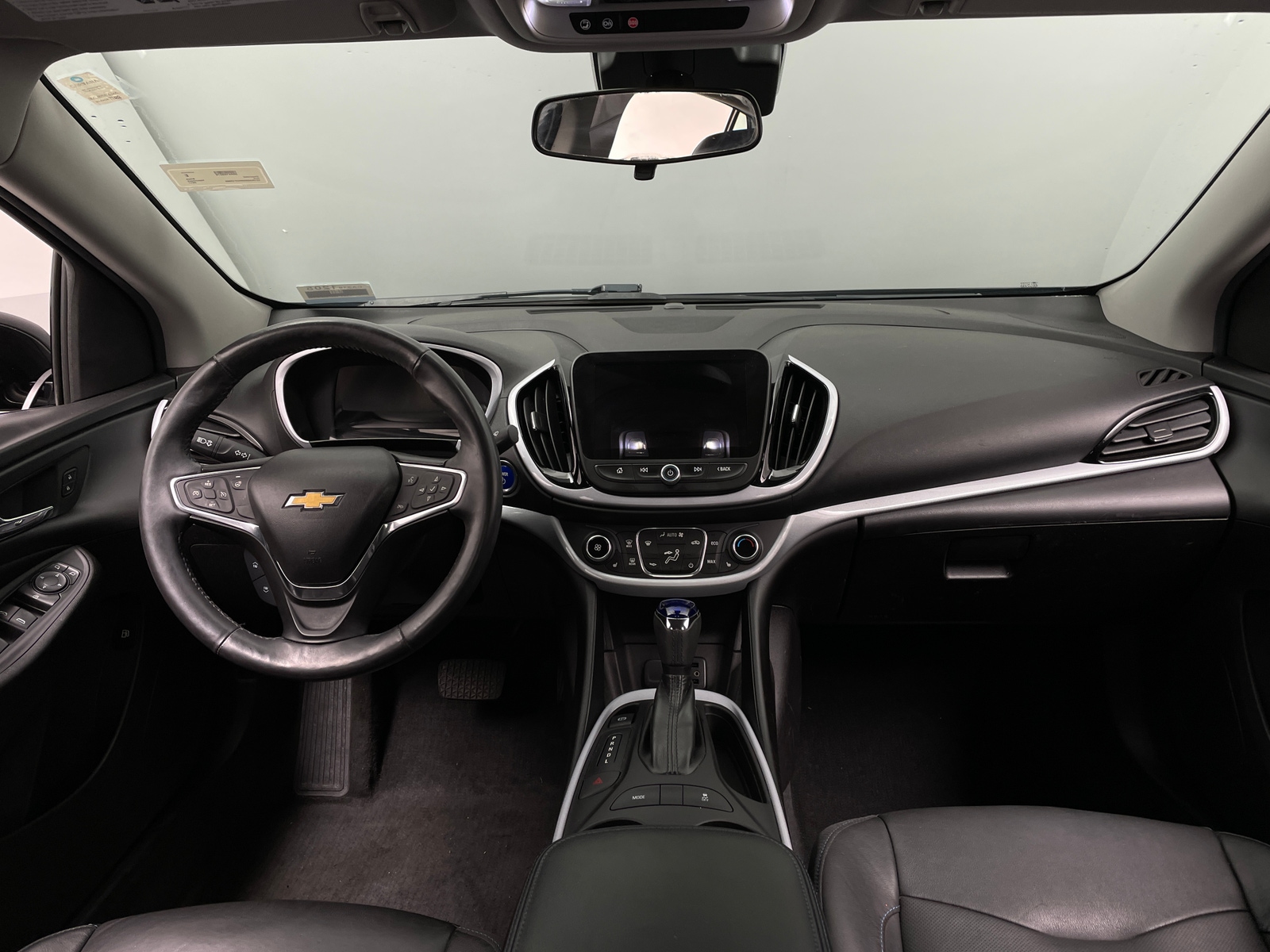 Thumbnail: 2017 Chevrolet Volt - 3