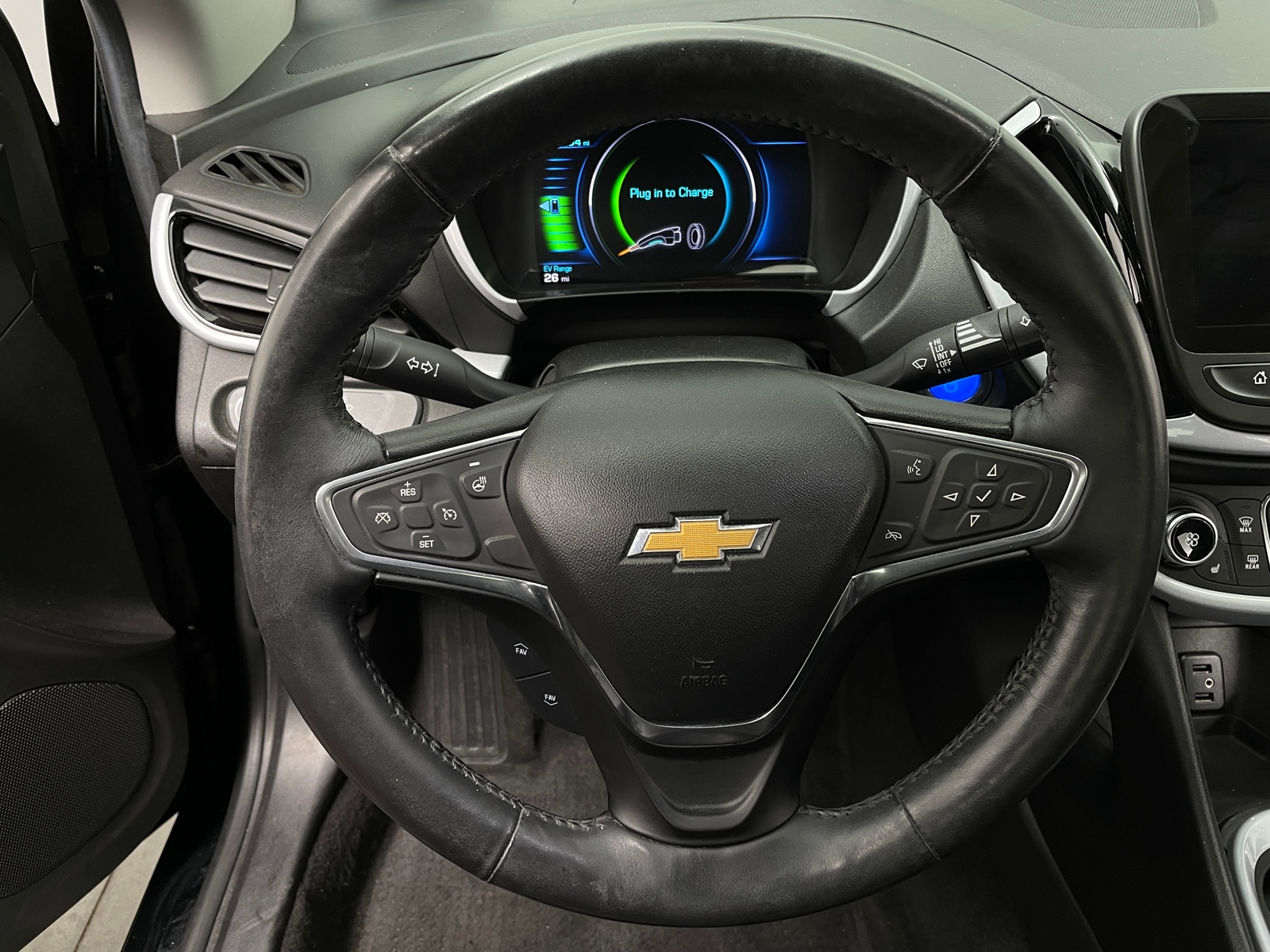 Thumbnail: 2017 Chevrolet Volt - 5