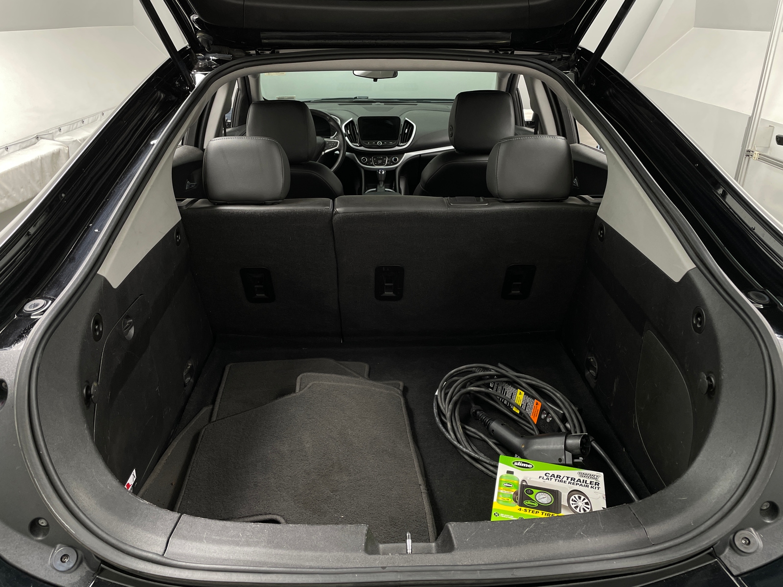 Thumbnail: 2017 Chevrolet Volt - 7