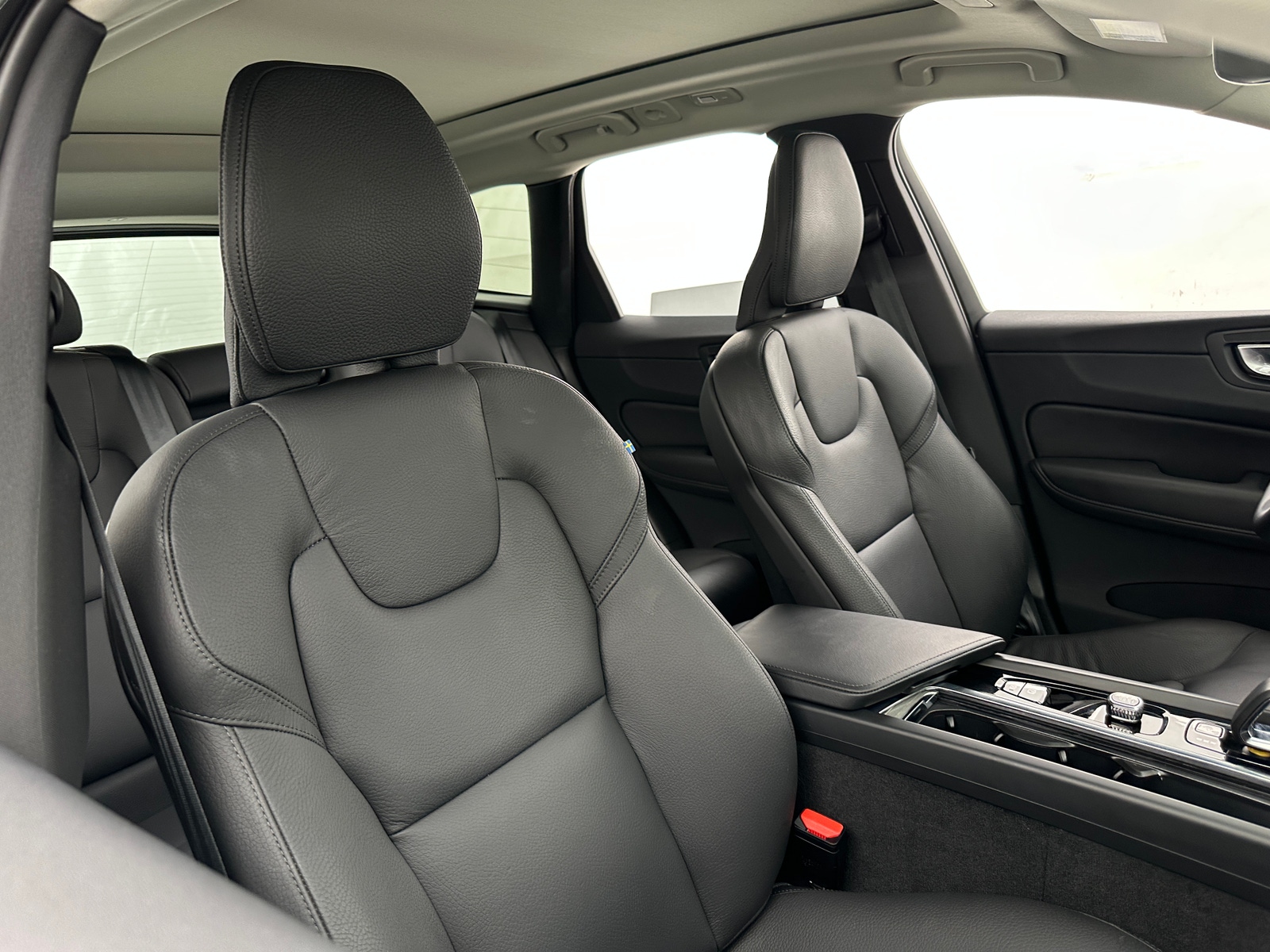 Thumbnail: 2025 Volvo XC60 - 2