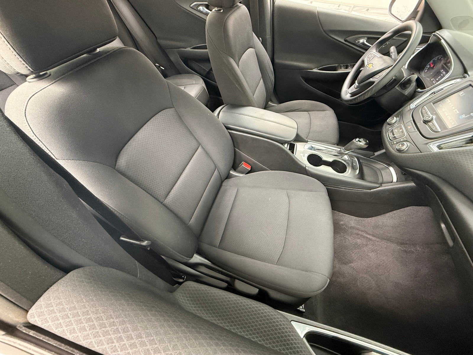 Thumbnail: 2018 Chevrolet Malibu - 2