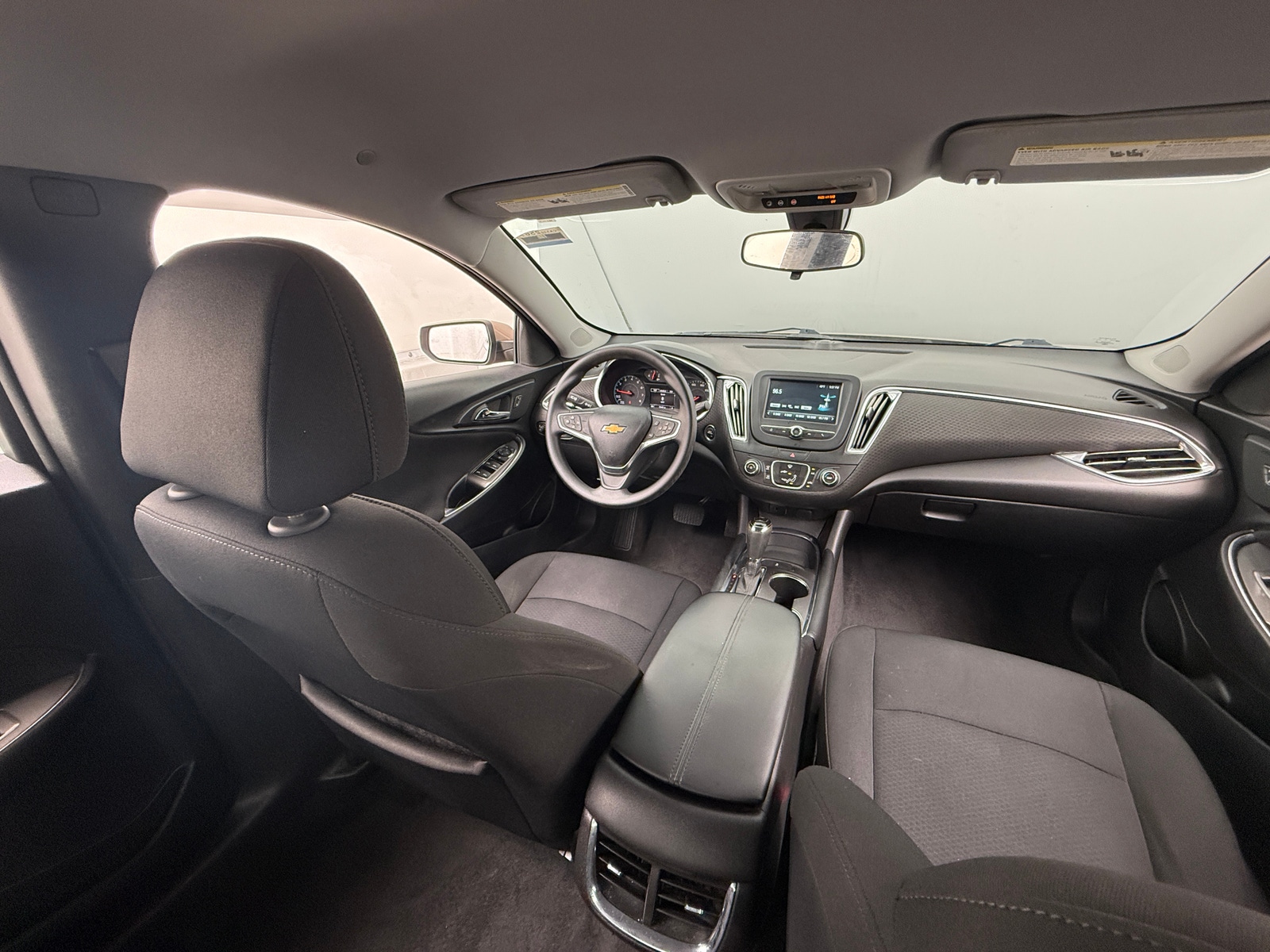 Thumbnail: 2018 Chevrolet Malibu - 3