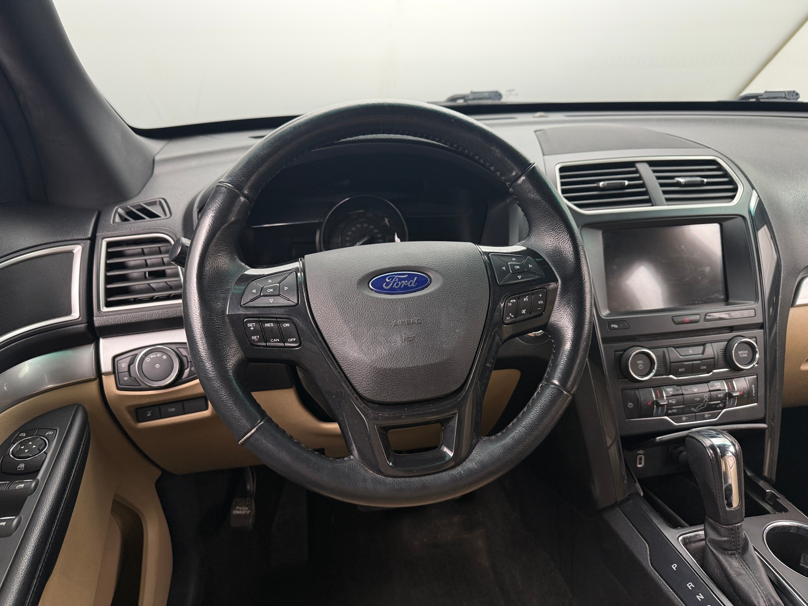Thumbnail: 2017 Ford Explorer - 5