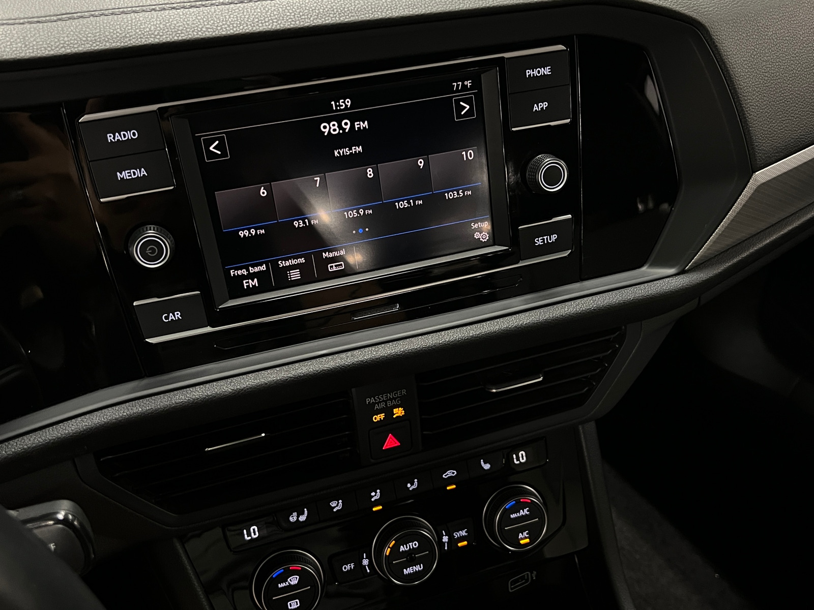 Thumbnail: 2019 Volkswagen Jetta - 3