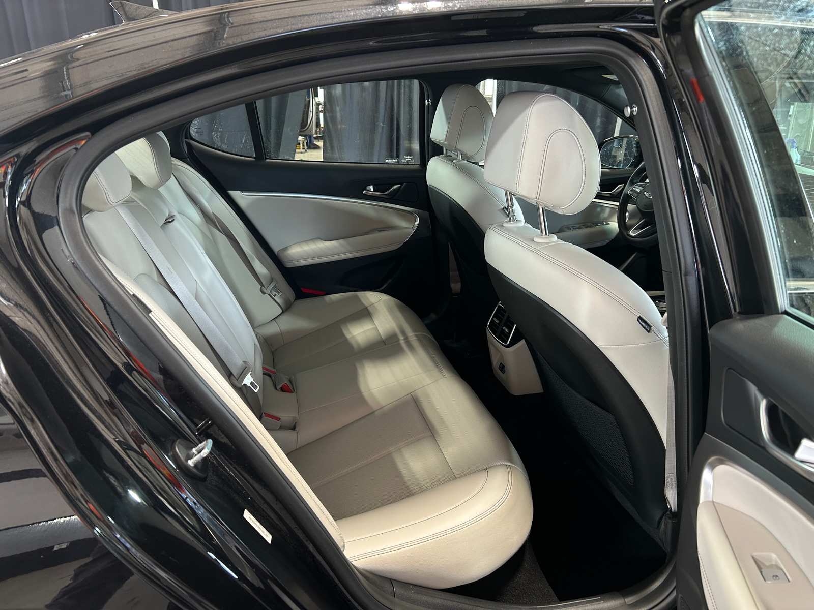 Thumbnail: 2025 Genesis G70 - 5