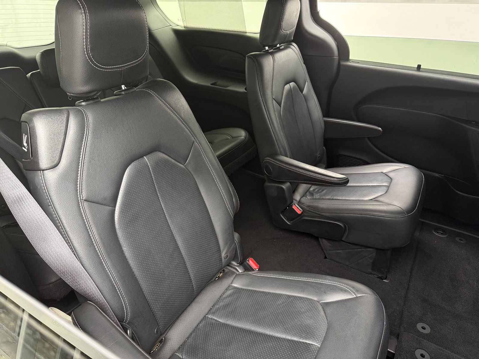 Thumbnail: 2018 Chrysler Pacifica - 5