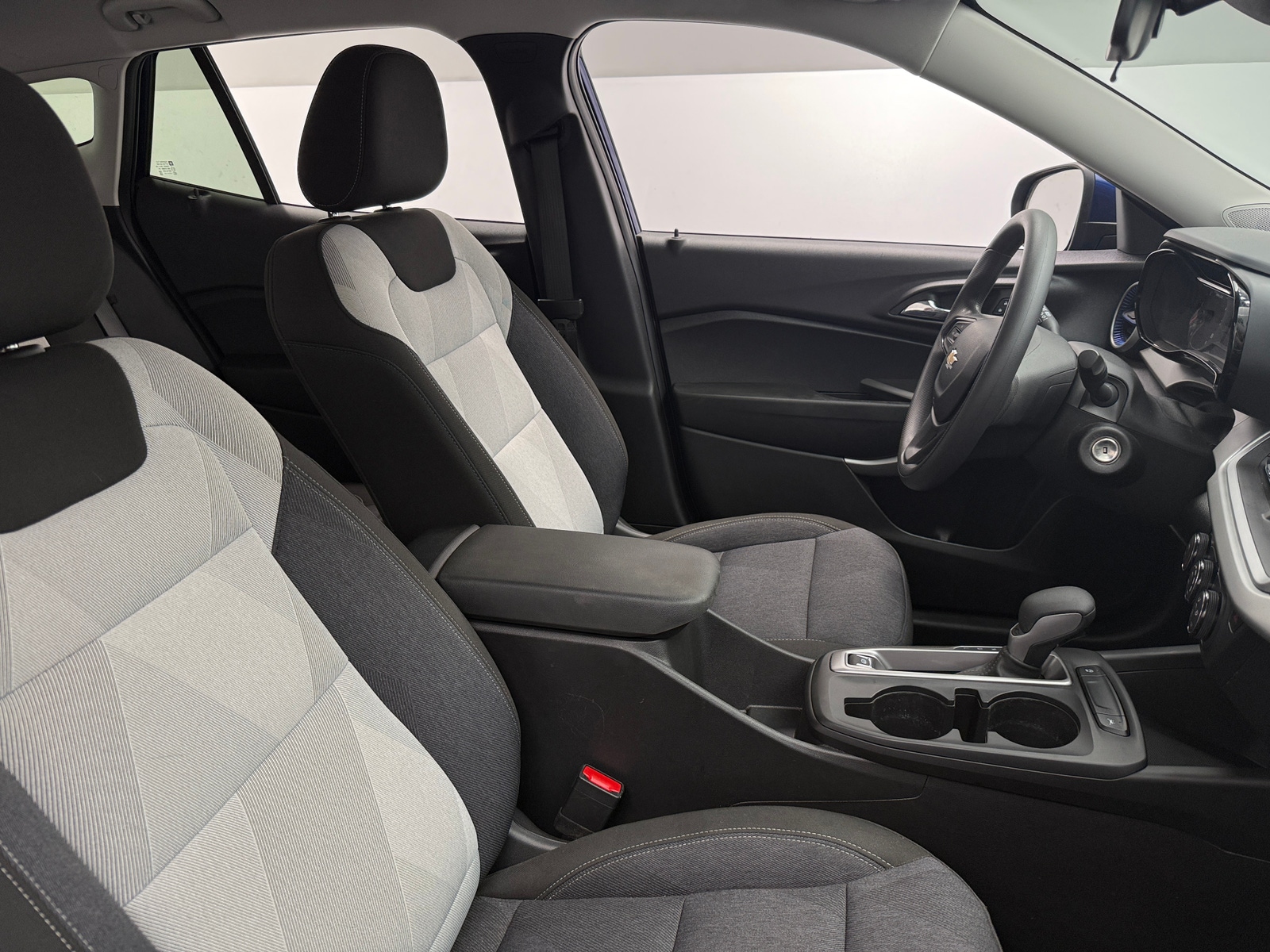 Thumbnail: 2024 Chevrolet Trax - 2