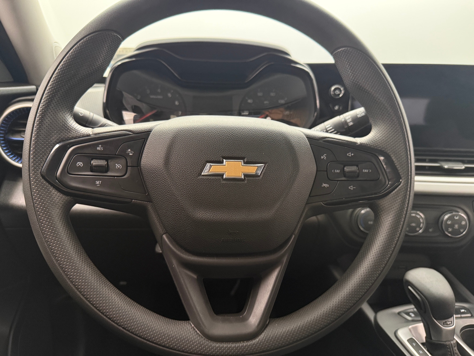 Thumbnail: 2024 Chevrolet Trax - 5