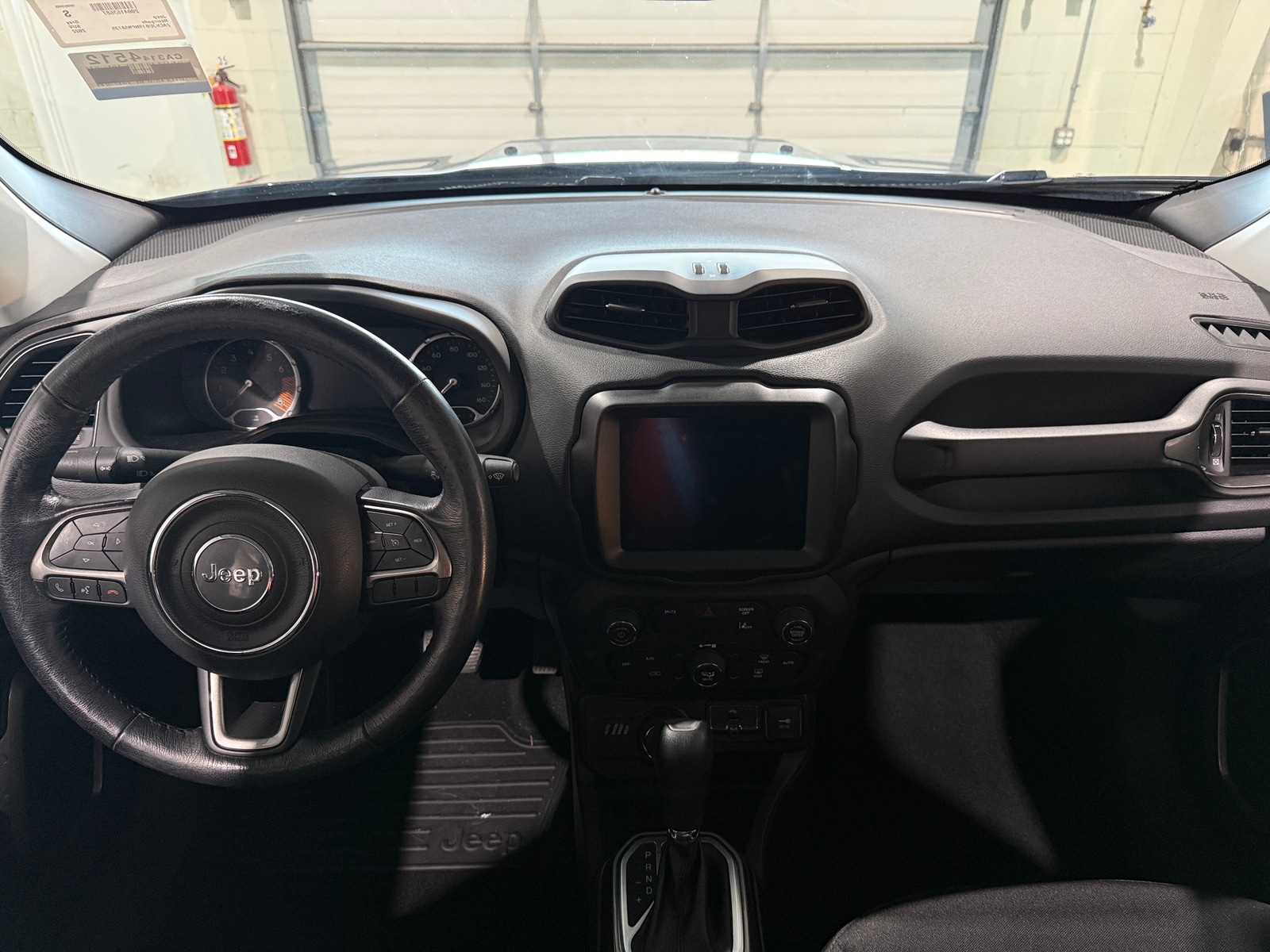 Thumbnail: 2022 Jeep Renegade - 3