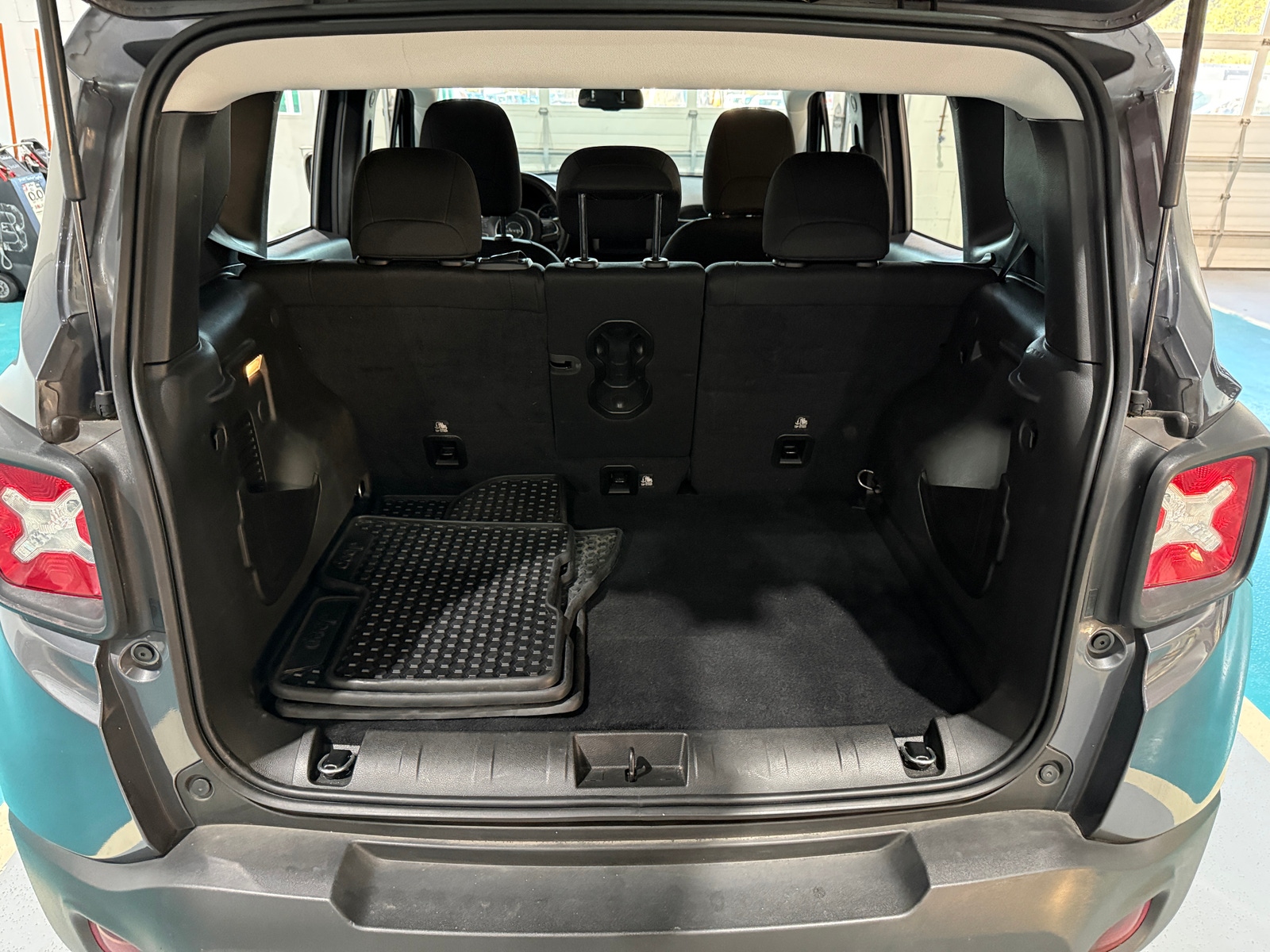 Thumbnail: 2022 Jeep Renegade - 7