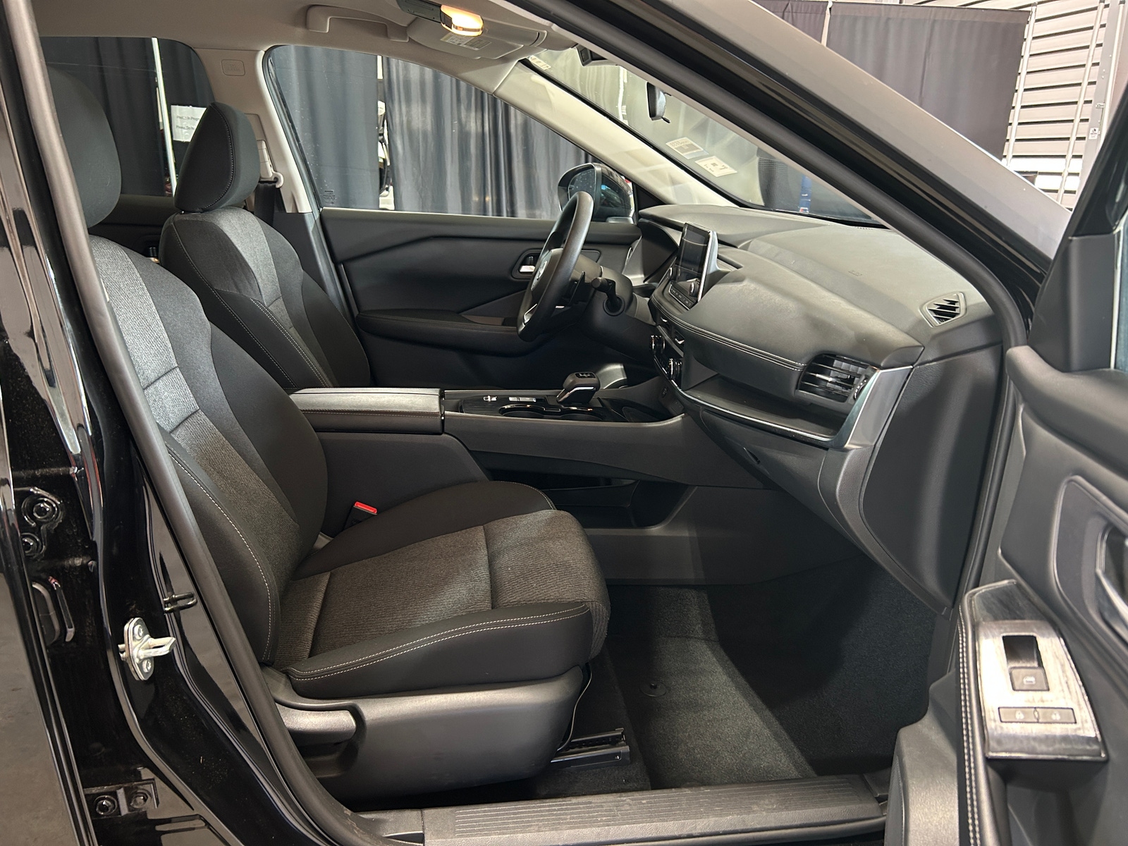 Thumbnail: 2024 Nissan Rogue - 2