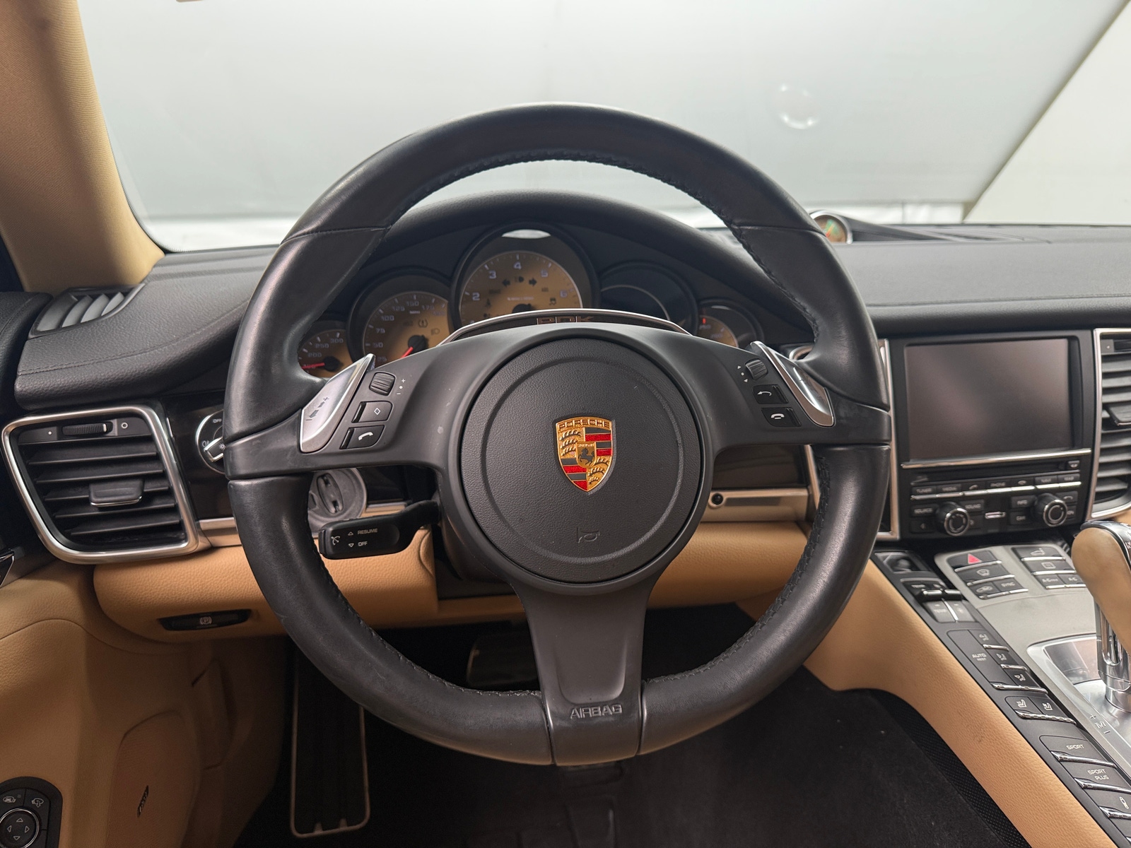 Thumbnail: 2016 Porsche Panamera - 4