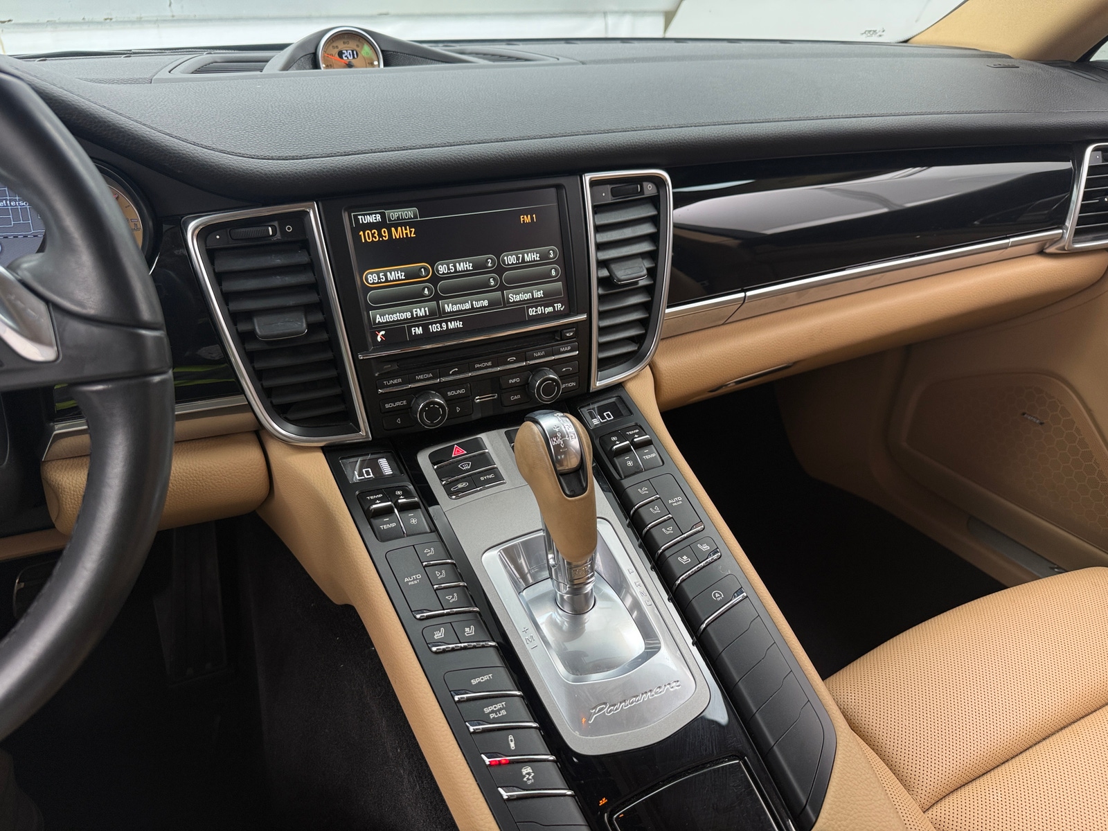Thumbnail: 2016 Porsche Panamera - 3