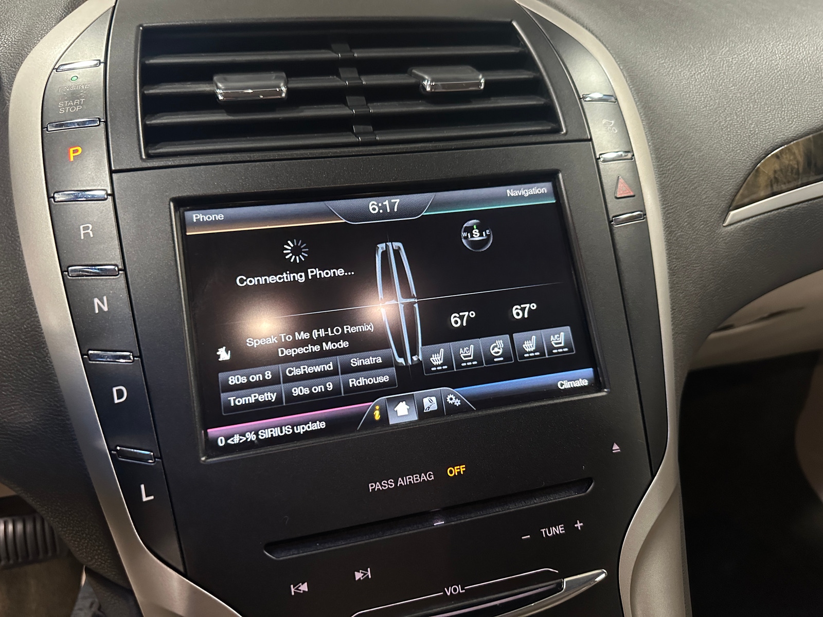 Thumbnail: 2016 Lincoln MKZ - 3