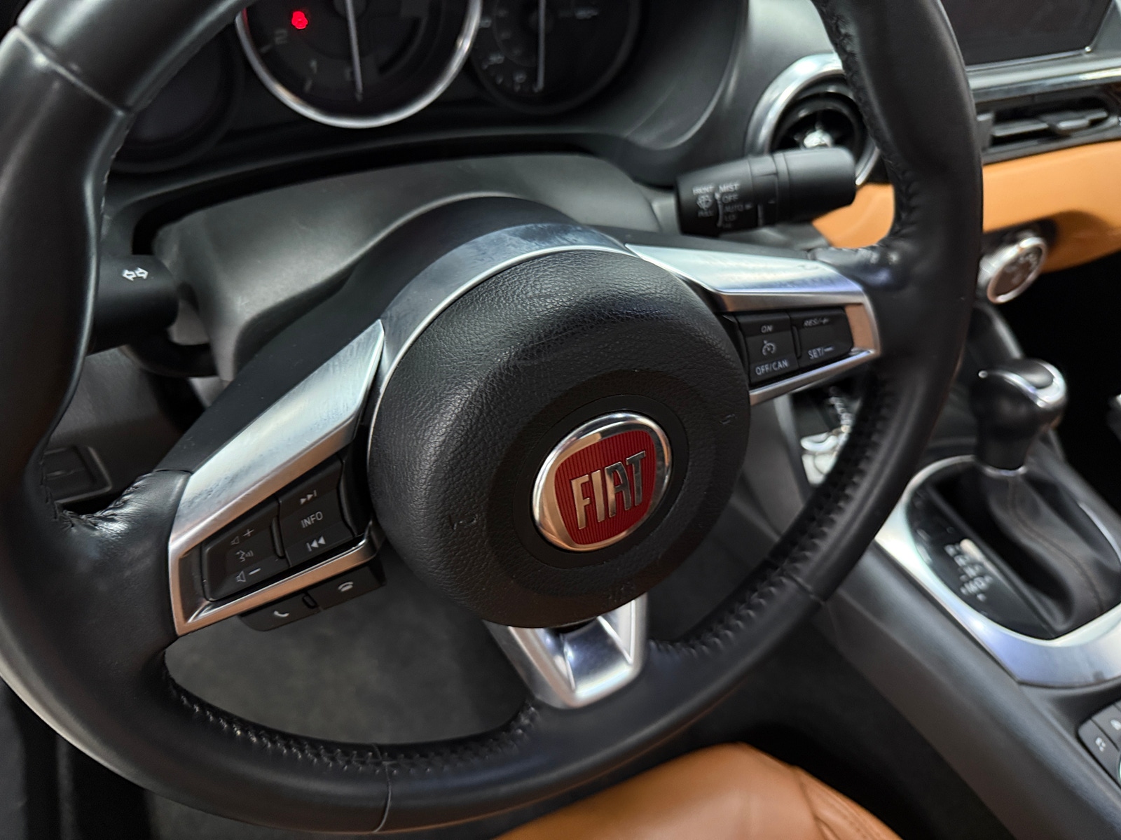 Thumbnail: 2019 Fiat 124 Spider - 4