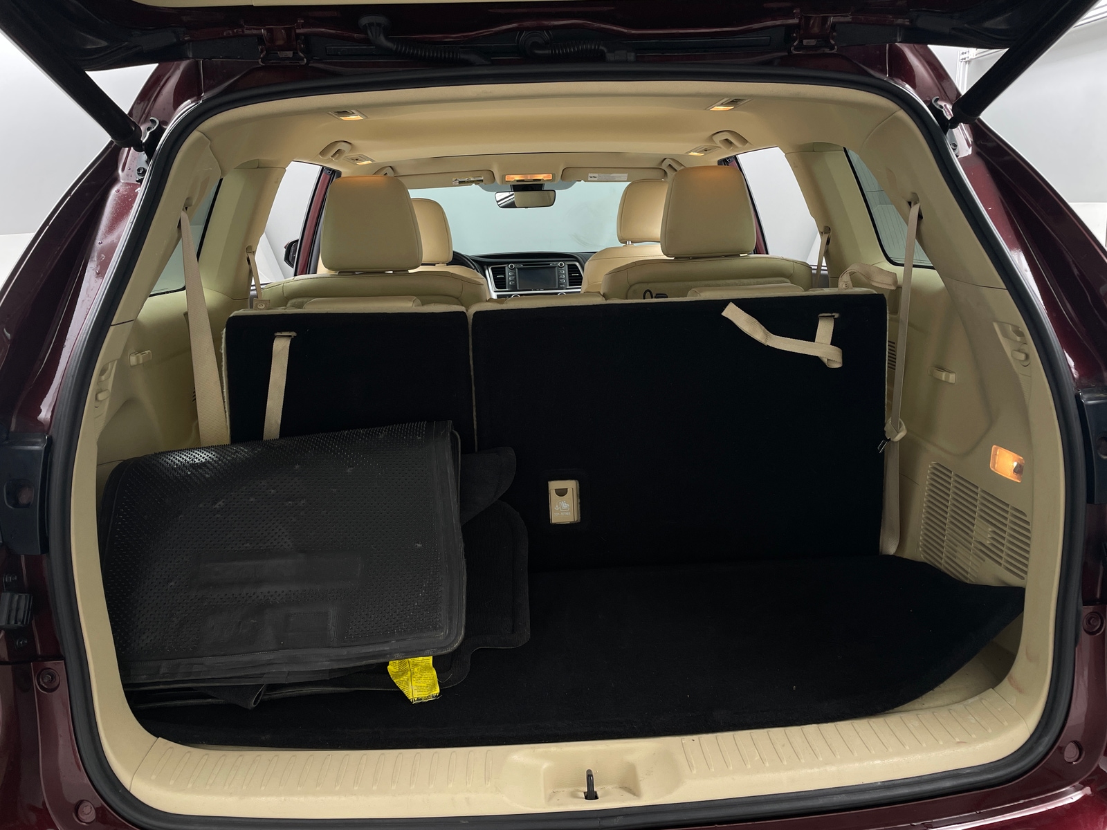 Thumbnail: 2019 Toyota Highlander - 6