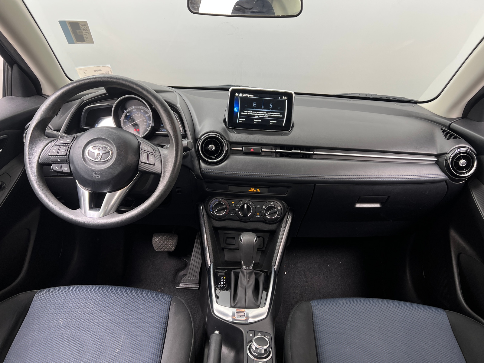 Thumbnail: 2017 Toyota Yaris iA - 3