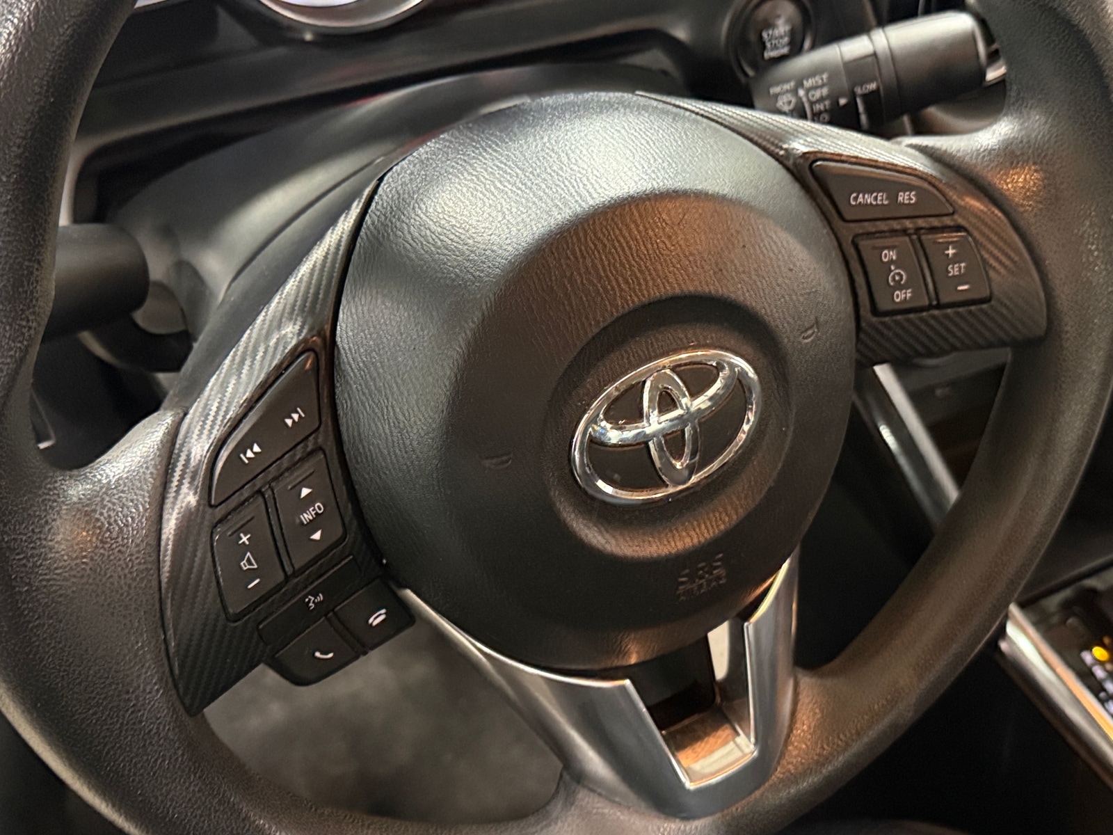 Thumbnail: 2017 Toyota Yaris iA - 5