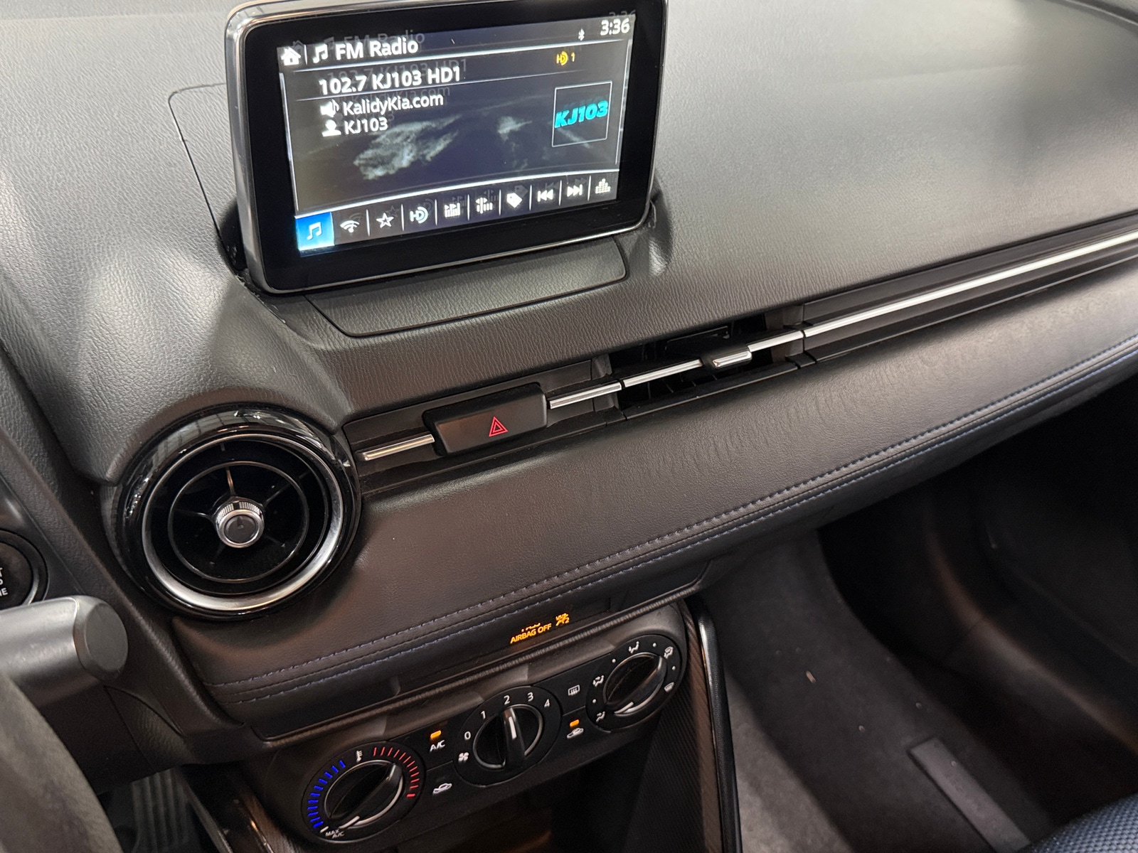 Thumbnail: 2017 Toyota Yaris iA - 4