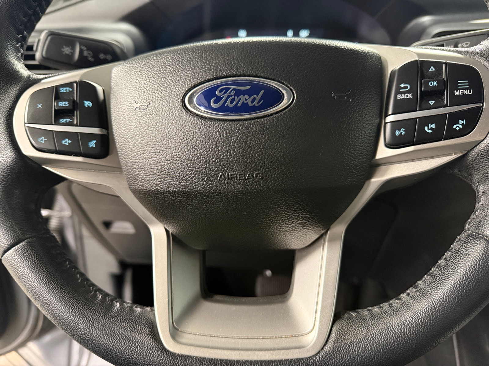 Thumbnail: 2022 Ford Explorer - 5