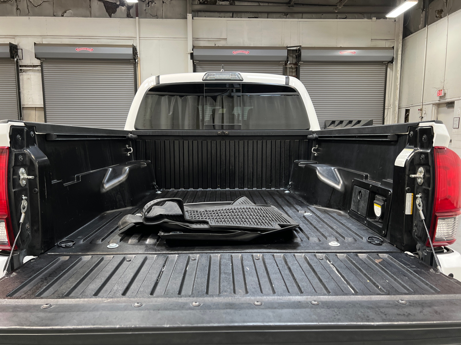 Thumbnail: 2019 Toyota Tacoma - 6
