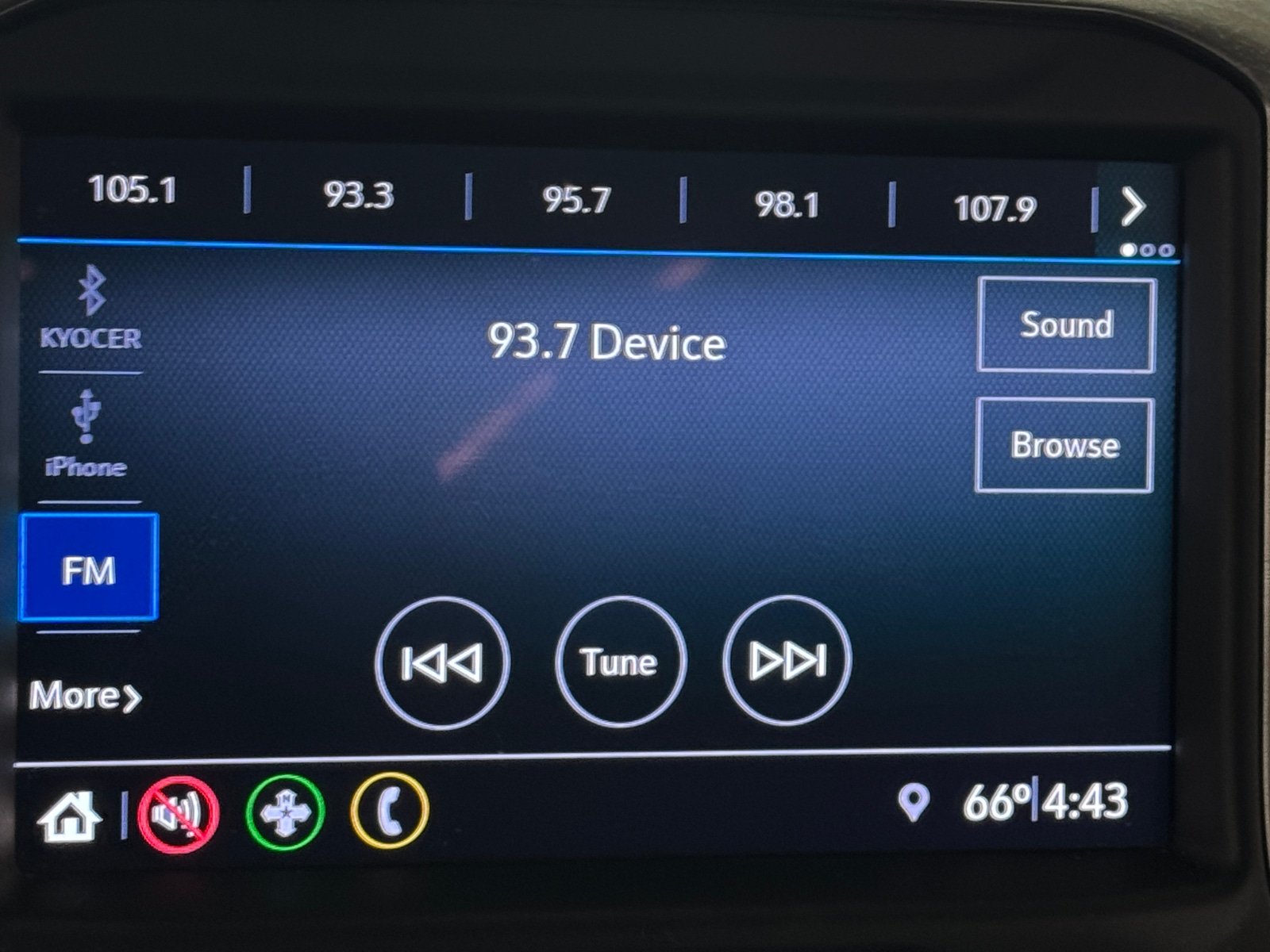 Thumbnail: 2019 Chevrolet Silverado 1500 - 4