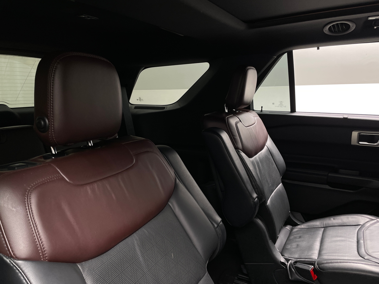 Thumbnail: 2020 Ford Explorer - 5